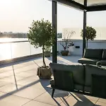 Penthouse Lebada Lake View