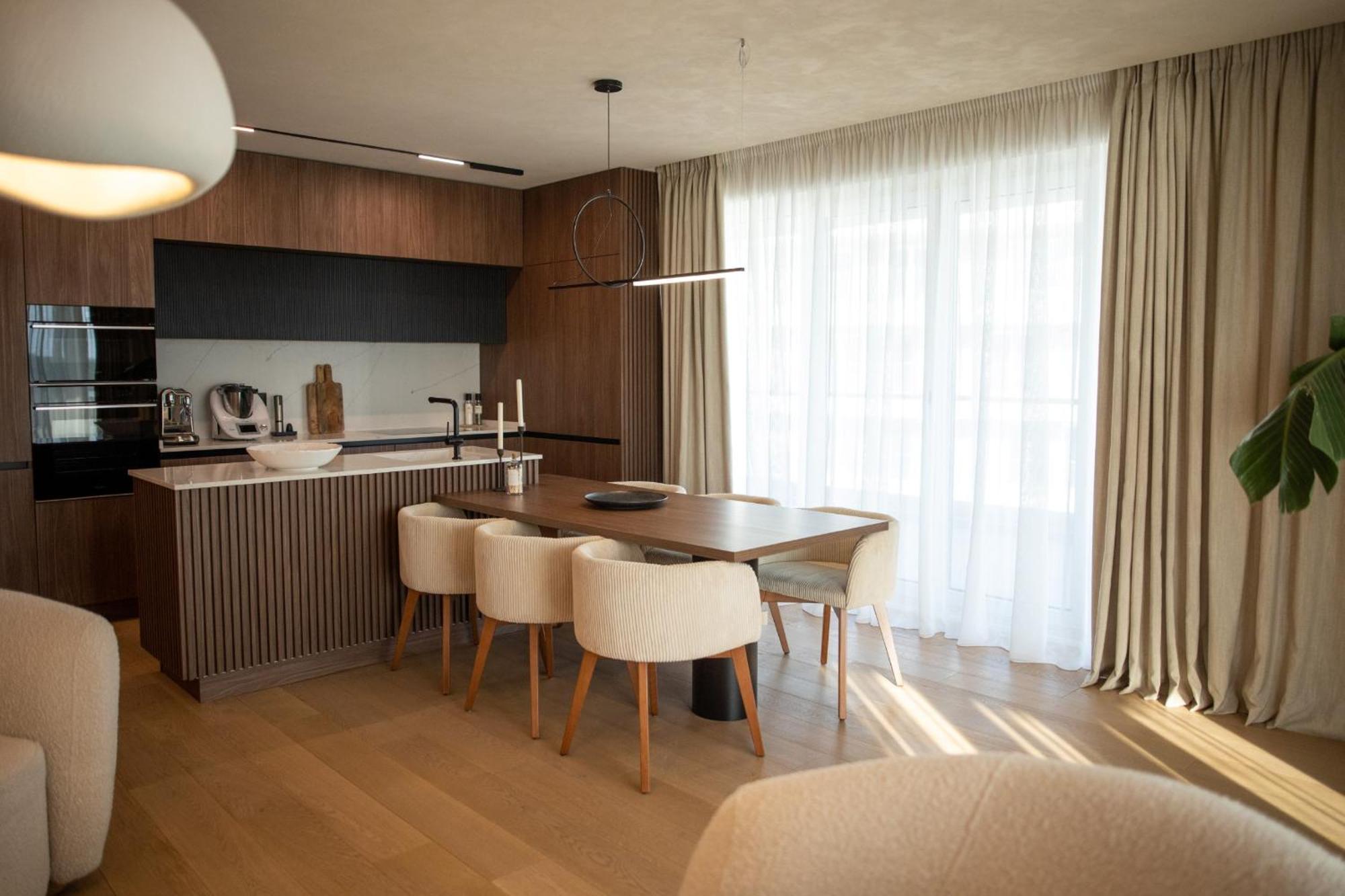 Apartament Penthouse Lebada View Bucureşti